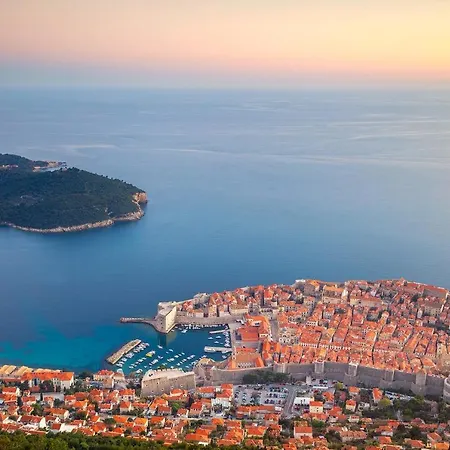 Beachfront - Private Heated Pool *