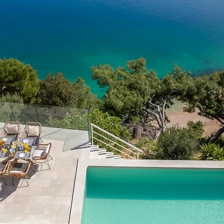 Beachfront - Private Heated Pool Villa