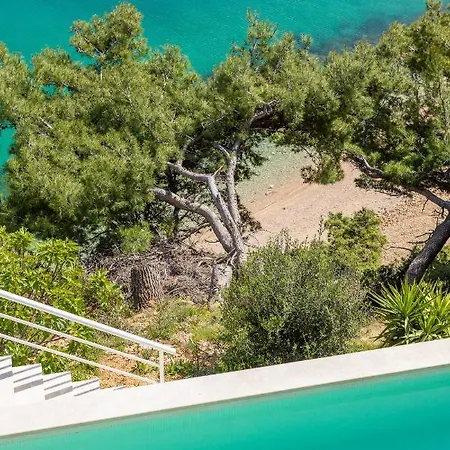 Beachfront - Private Heated Pool *