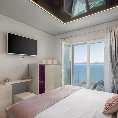 Villa Beachfront - Private Heated Pool Mimice