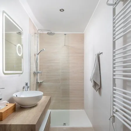 Beachfront - Private Heated Pool *