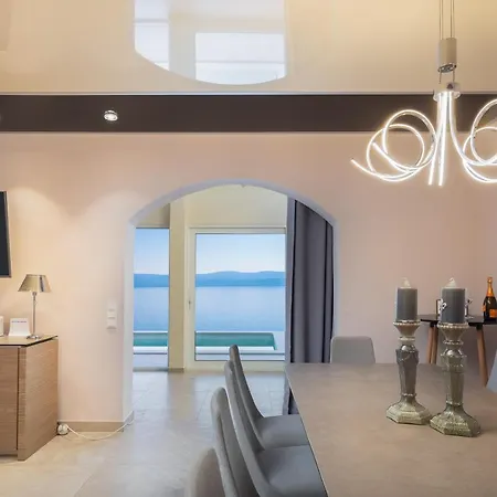 Beachfront - Private Heated Pool * מימיצה