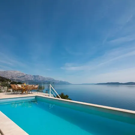 Villa Beachfront - Private Heated Pool