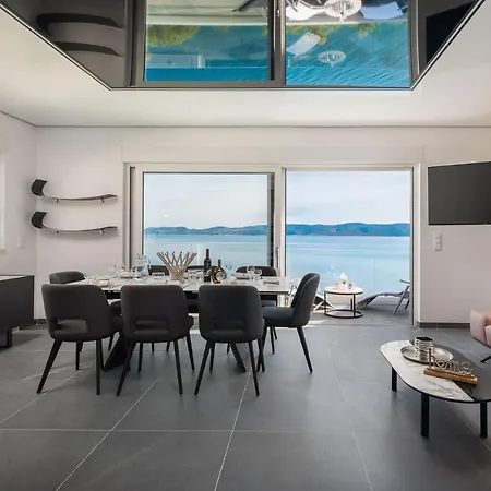 Beachfront - Private Heated Pool