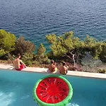 Villa Beachfront - Private Heated Pool *