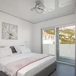 Beachfront - Private Heated Pool Mimice