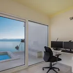 Villa Beachfront - Private Heated Pool *