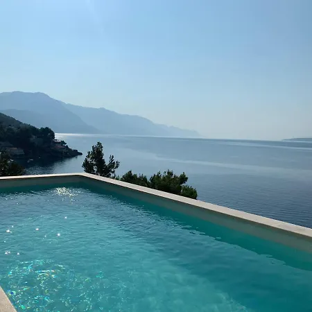 Villa Beachfront - Private Heated Pool Mimice