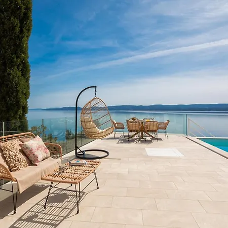 Villa Beachfront - Private Heated Pool