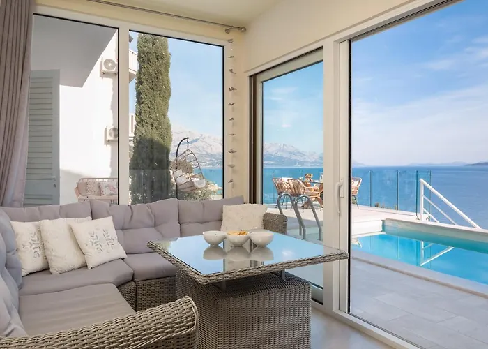 Beachfront - Private Heated Pool 빌라 미미체